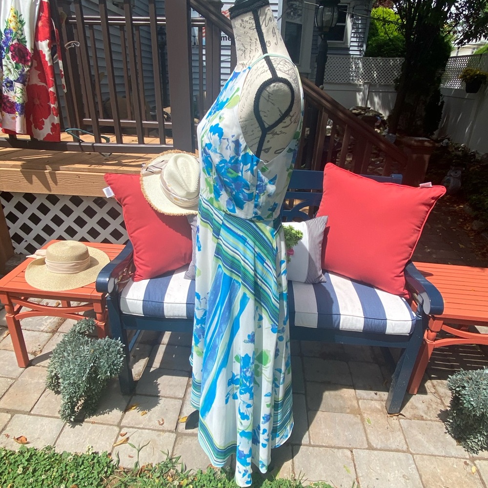Dress - Picture 4 of 5